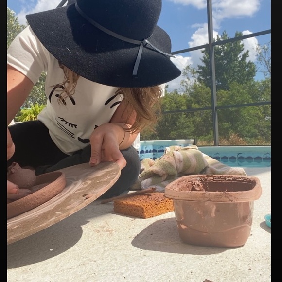 Meet your Posher, Carly - Picture 2 of 3